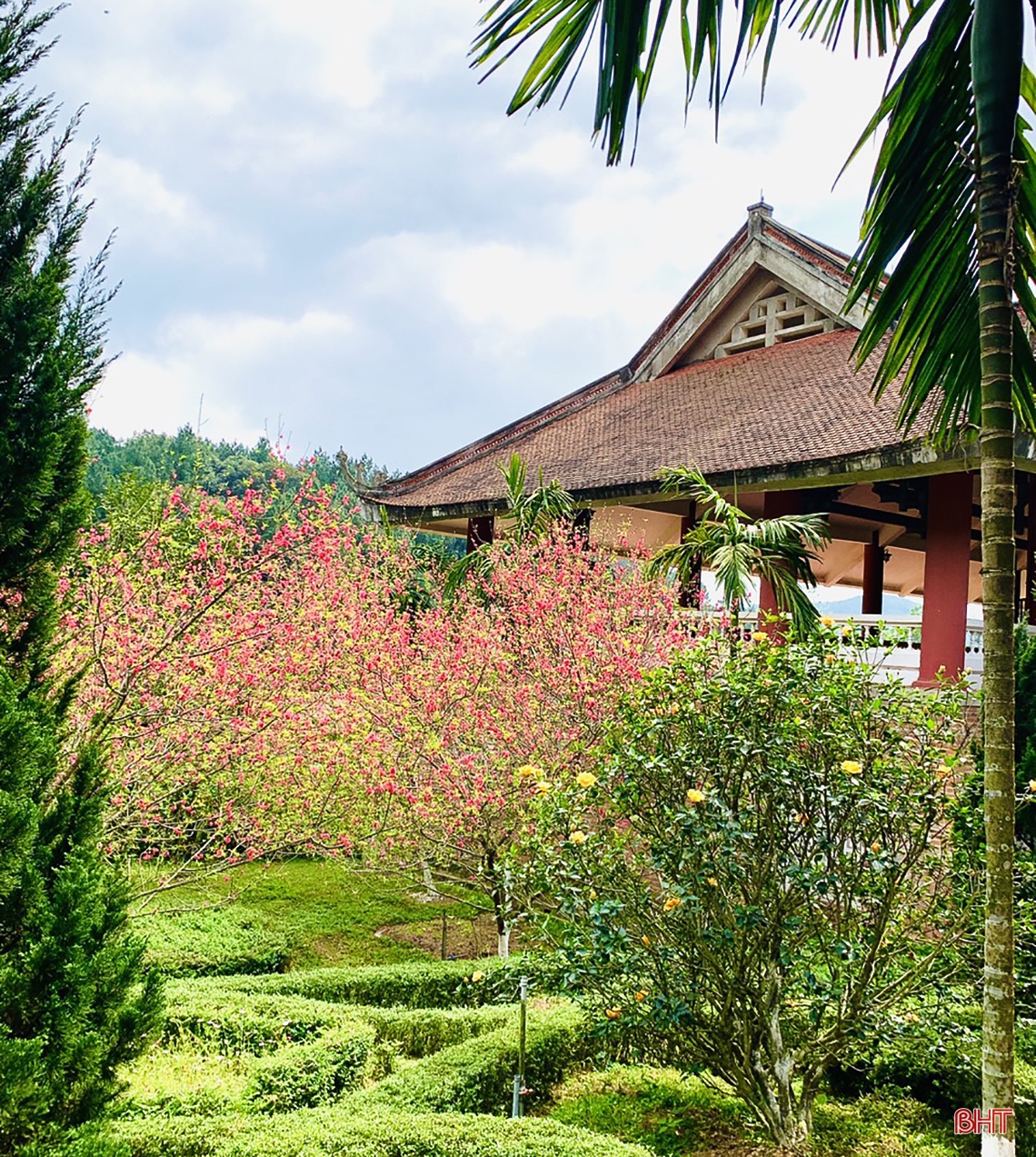 Chùa Hương Tích Hà Tĩnh - điểm “check in” đậm sắc xuân