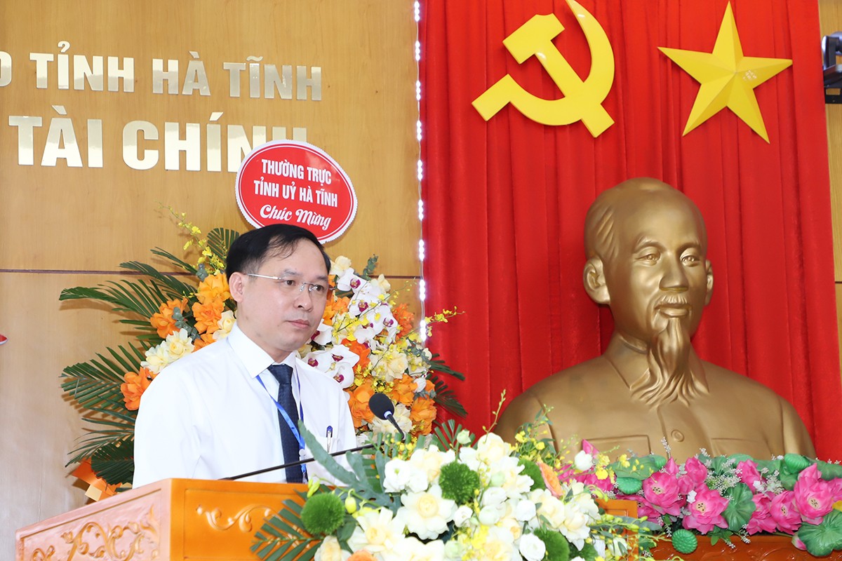 Phó Giám đốc Sở Tài chính Nguyễn Đức Thắng trình bày báo cáo chính trị. 3.jpg