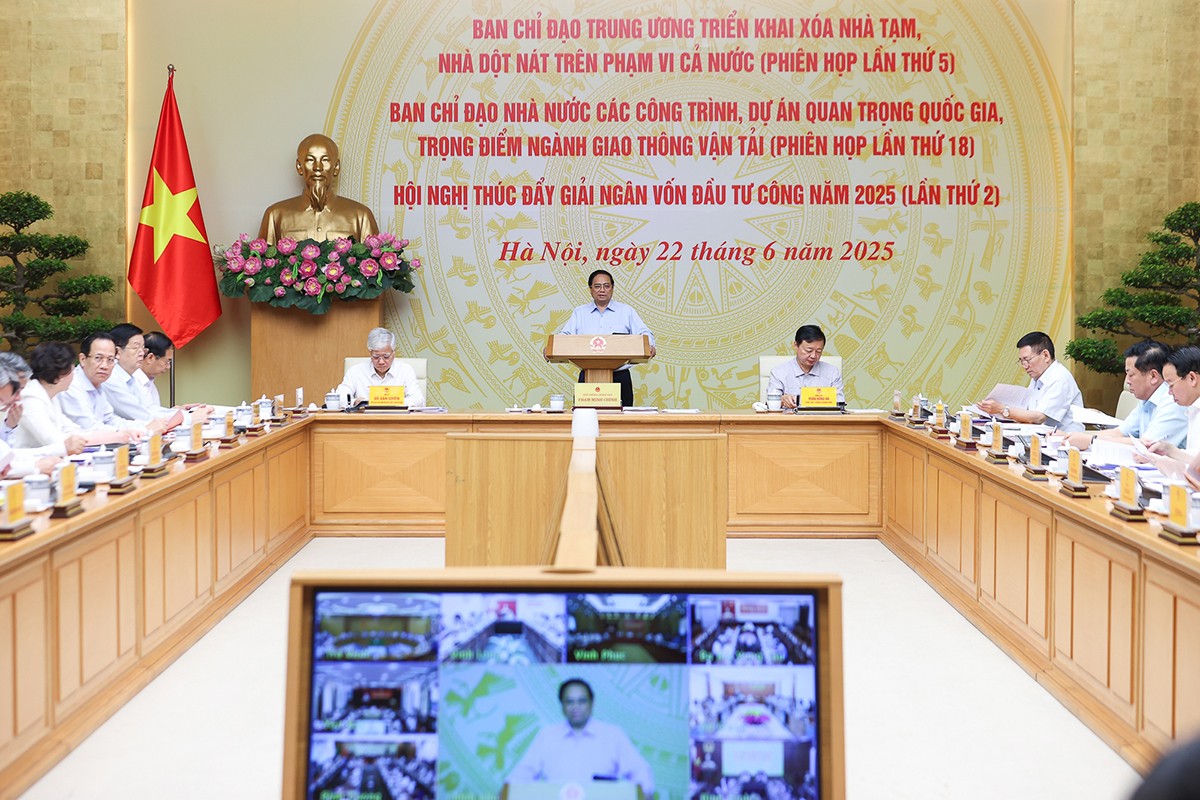 Thủ tướng Chính phủ Phạm Minh Chính chủ trì phiên họp về nhiều nội dung quan trọng Ảnh: VGP/Nhật Bắc. img6075-17505575234511423699630.jpg
