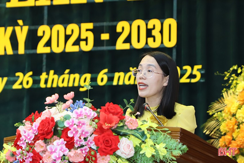 Đảng viên Trần Thị Trà Giang - Chi bộ Tổng hợp - Hành chính công tham luận chủ đề vai trò của Đảng trong thực hiện nhiệm vụ chính trị và công tác cải cách hành chính. bqbht_br_6.jpg
