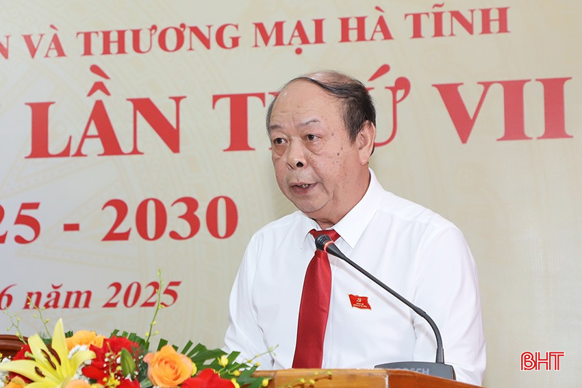 Ông Nguyễn Đình Toàn - Chủ tịch HĐQT Tổng Công ty trình bày báo cáo kiểm điểm của Ban Chấp hành Đảng bộ. bqbht_br_1.jpg