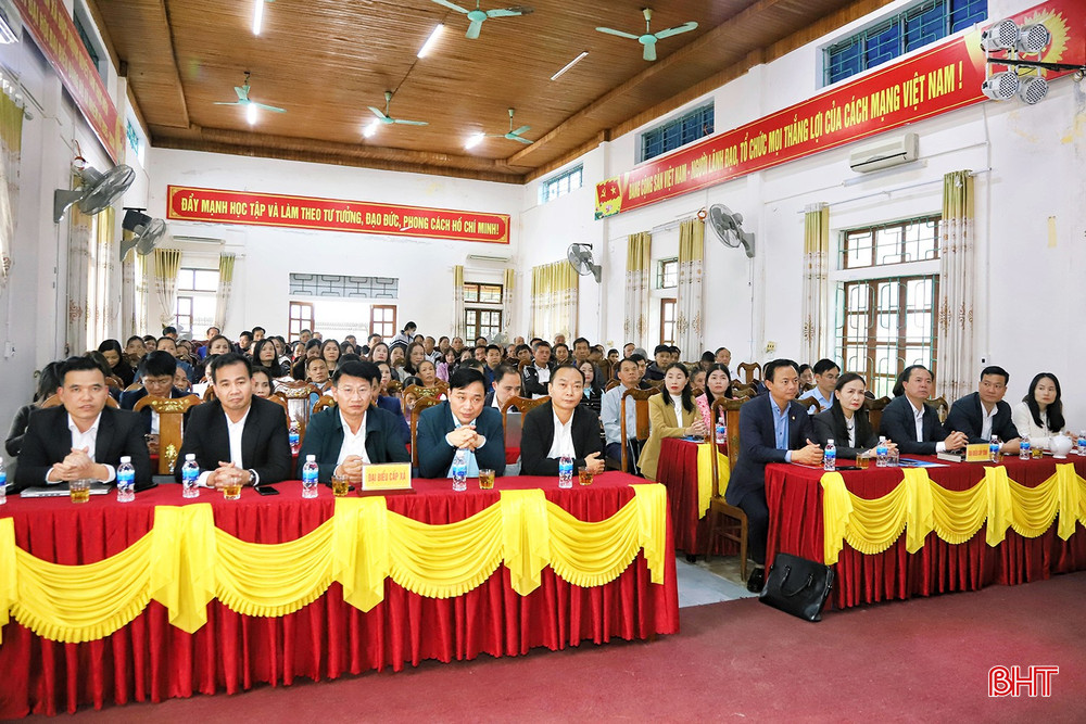 Các đại biểu dự hội nghị.