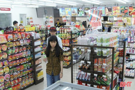 Cửa hàng tiện lợi 24h “dịch vụ không ngủ” phủ sóng giới trẻ