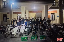 Công an phường Thành Sen ngăn chặn 30 "báo thủ" đua xe trái phép