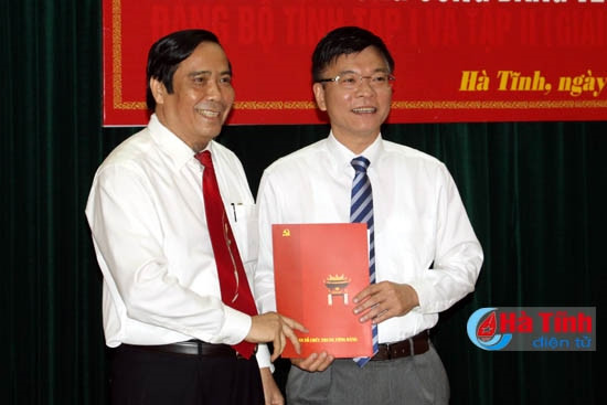 Công bố các quyết định của Bộ Chính trị điều động cán bộ chủ chốt tỉnh Hà Tĩnh ảnh 3