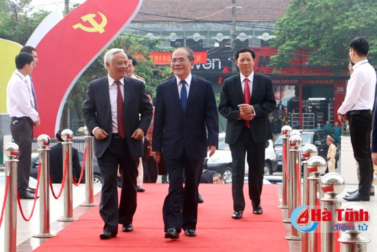 Khai mạc trọng thể Đại hội đại biểu Đảng bộ tỉnh Hà Tĩnh lần thứ XVIII ảnh 1 Khai mạc trọng thể Đại hội đại biểu Đảng bộ tỉnh Hà Tĩnh lần thứ XVIII ảnh 1