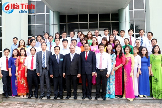 Phó Thủ tướng Nguyễn Xuân Phúc thăm Trường Chính trị Trần Phú ảnh 7