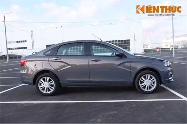 Cận cảnh Lada Vesta, ôtô Nga giá chỉ từ 156 triệu đồng ảnh 4