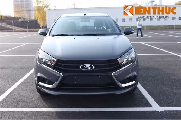 Cận cảnh Lada Vesta, ôtô Nga giá chỉ từ 156 triệu đồng ảnh 3