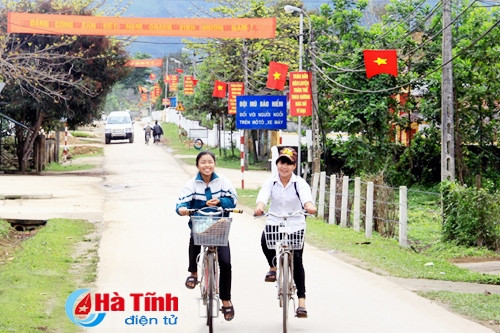 Hương Khê vượt khó bằng sức mạnh đại đoàn kết ảnh 1 Hương Khê vượt khó bằng sức mạnh đại đoàn kết ảnh 1