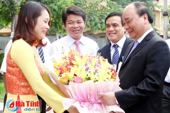 Phó Thủ tướng Nguyễn Xuân Phúc thăm Trường Chính trị Trần Phú ảnh 2