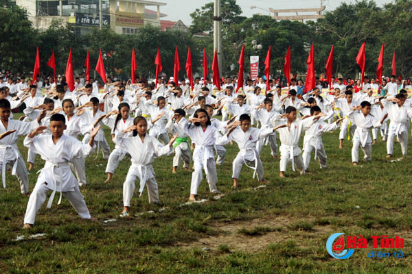 da mat man dau vo karate tai buoi khai hoi tdtt huyen nghi xuan