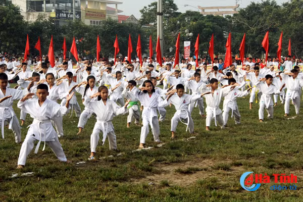 da mat man dau vo karate tai buoi khai hoi tdtt huyen nghi xuan