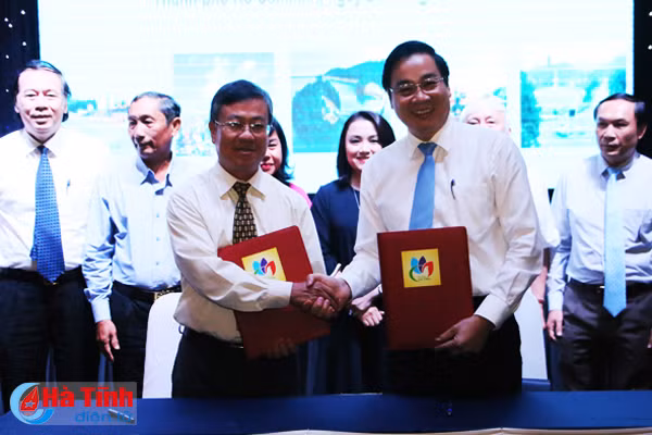 ha tinh va tp ho chi minh ket noi phat trien du lich