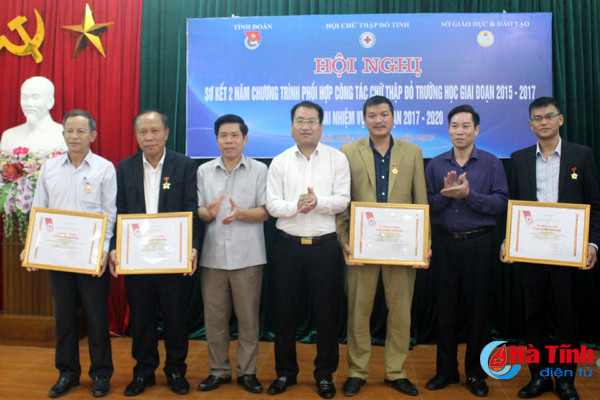 giao duc long nhan ai cho thanh thieu nien truong hoc