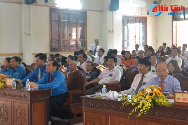 vi quyen loi ich hop phap cua doan vien nguoi lao dong