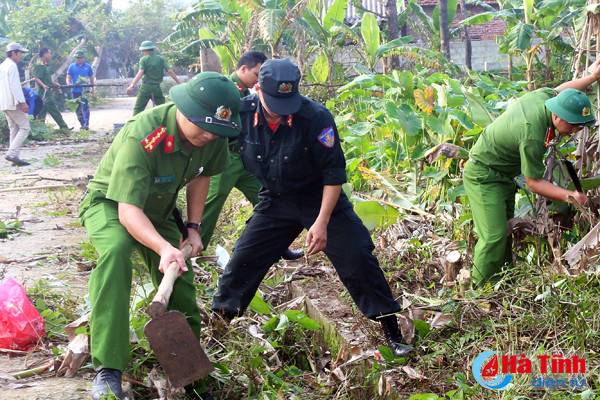thanh nien cong an ha tinh giup dan xay dung nong thon moi