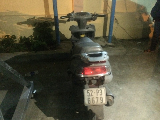 Chiếc xe của Long ngao da dien loan cam ma tau chem rung guong chieu hau 10 o to