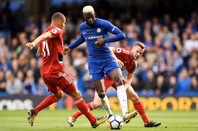 bakayoko tam khien thung cua chelsea