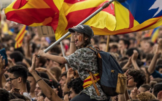 the gioi ngay qua chinh quyen vung catalonia doa kien chinh phu tay ban nha ra quoc te