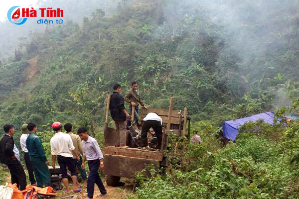 video 14 doi tuong dung lan dao ham khai thac vang trong rung sau