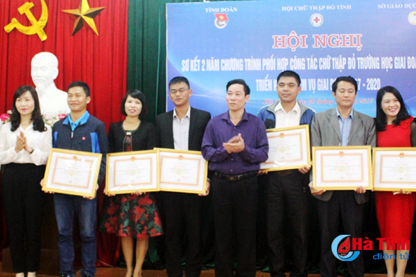 giao duc long nhan ai cho thanh thieu nien truong hoc