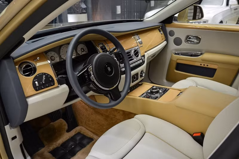 rolls royce ghost phien ban oc dao sa mac doc dao