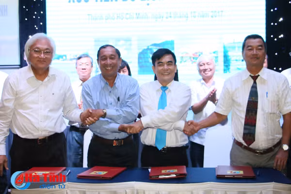 ha tinh va tp ho chi minh ket noi phat trien du lich