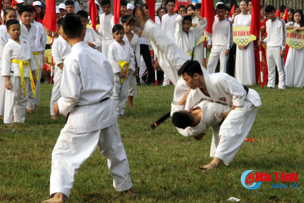 da mat man dau vo karate tai buoi khai hoi tdtt huyen nghi xuan
