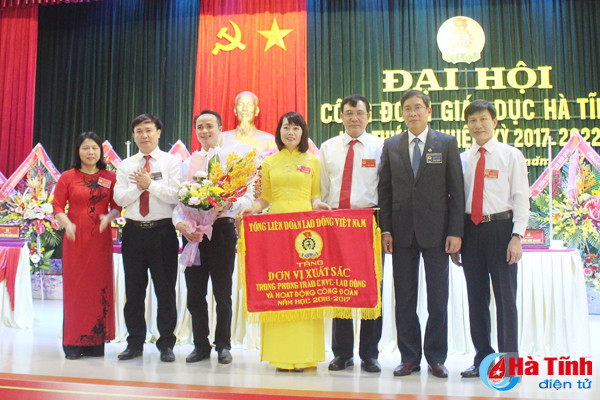 tich cuc bao ve quyen va loi ich hop phap cua nguoi lao dong