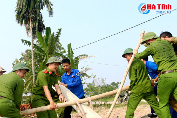 thanh nien cong an ha tinh giup dan xay dung nong thon moi