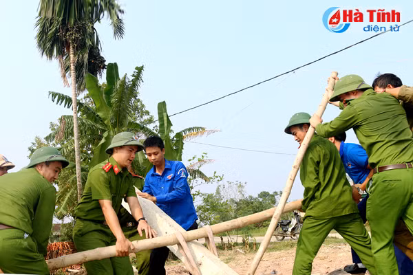 thanh nien cong an ha tinh giup dan xay dung nong thon moi