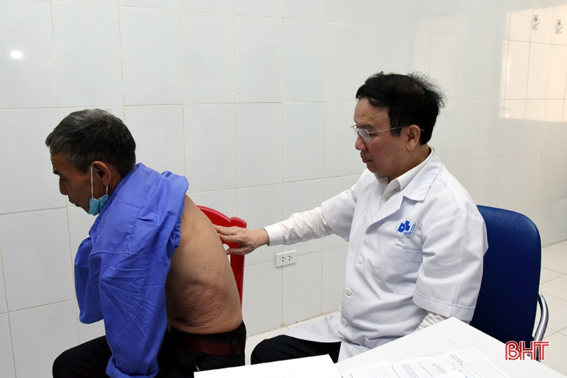 Các tổ chức, đơn vị khám và cấp phát thuốc miễn phí cho người dân Hà Tĩnh