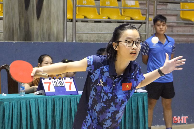 Những “bóng hồng” trên chặng về đích Giải Bóng bàn các CLB mở rộng Báo Hà Tĩnh