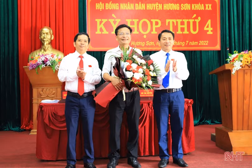 Hương Sơn bàn giải pháp phát triển KT - XH những tháng cuối năm