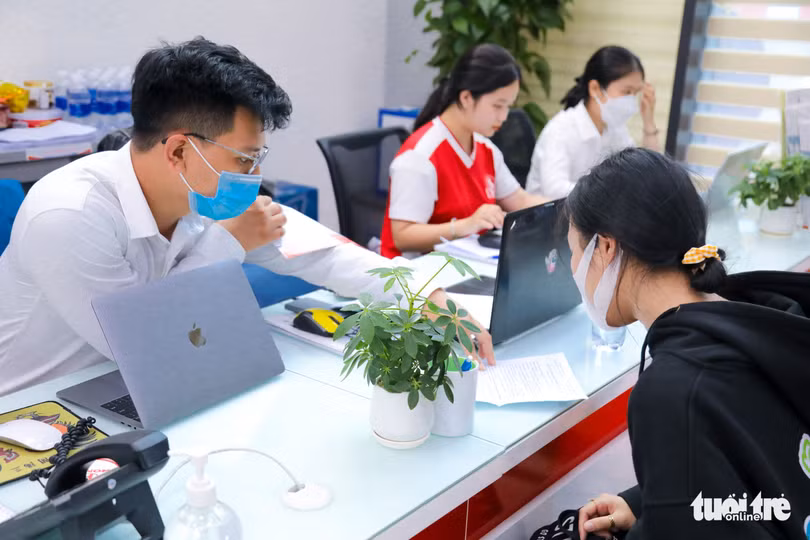 Tuyển sinh đại học 2022: Điểm chuẩn xét học bạ cao ngất ngưởng