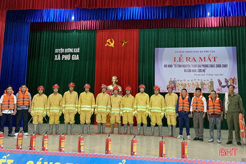 Ra mắt “Tổ tình nguyện tham gia PCCC&CNCH” đầu tiên ở Hương Khê