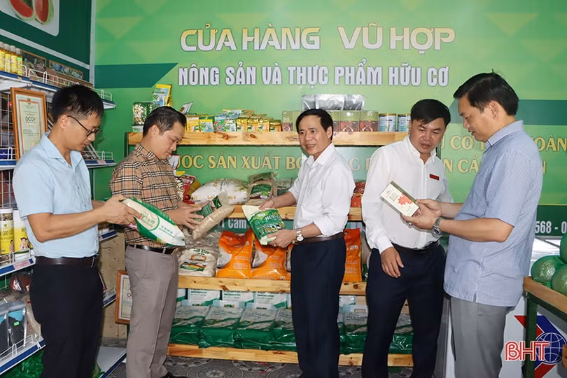 Cẩm Xuyên ký kết hợp tác sản xuất nông nghiệp hữu cơ tuần hoàn với Tập đoàn Quế Lâm