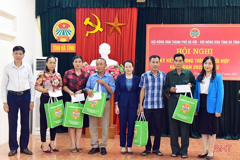 Xây dựng điểm trưng bày, bán sản phẩm OCOP Hà Tĩnh tại Hà Nội