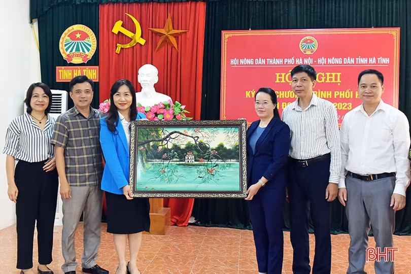 Xây dựng điểm trưng bày, bán sản phẩm OCOP Hà Tĩnh tại Hà Nội