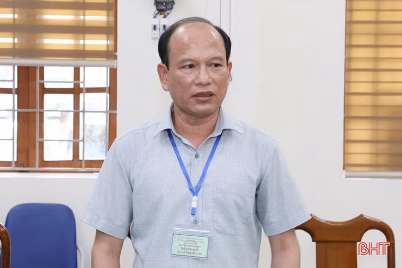 Thứ trưởng Bộ GD&ĐT kiểm tra công tác chấm thi Kỳ thi tốt nghiệp THPT tại Hà Tĩnh