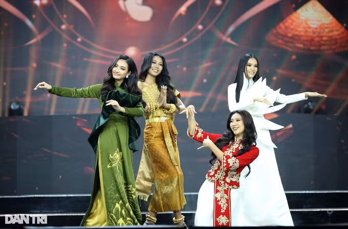 Những pha trượt chân “thót tim” của Hoa hậu, Á hậu các Dân tộc Việt Nam