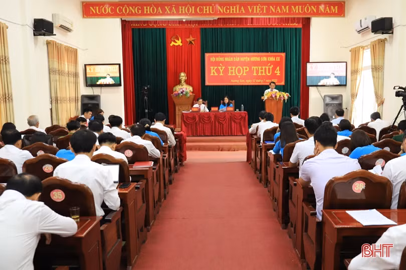 Hương Sơn bàn giải pháp phát triển KT - XH những tháng cuối năm