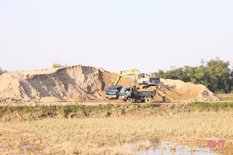 Thống nhất mượn đường công vụ thi công cầu vượt đoạn cao tốc Diễn Châu - Bãi Vọt qua Hà Tĩnh
