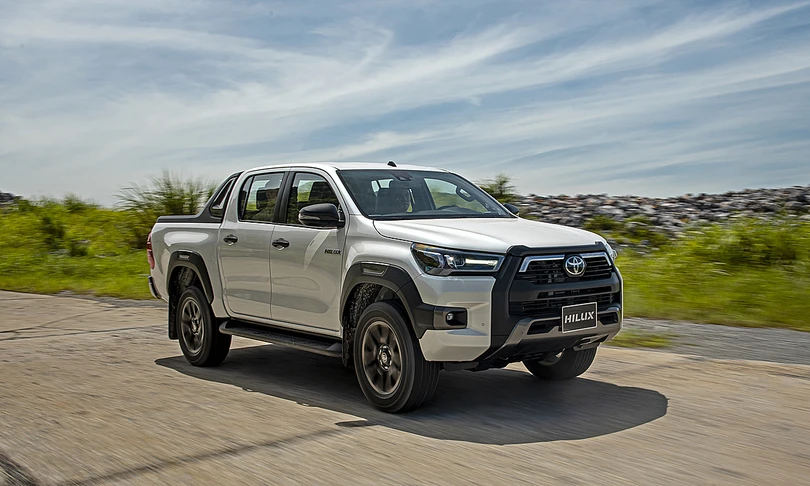 Toyota Việt Nam tạm dừng bán Hilux vì sợ chất lượng diesel
