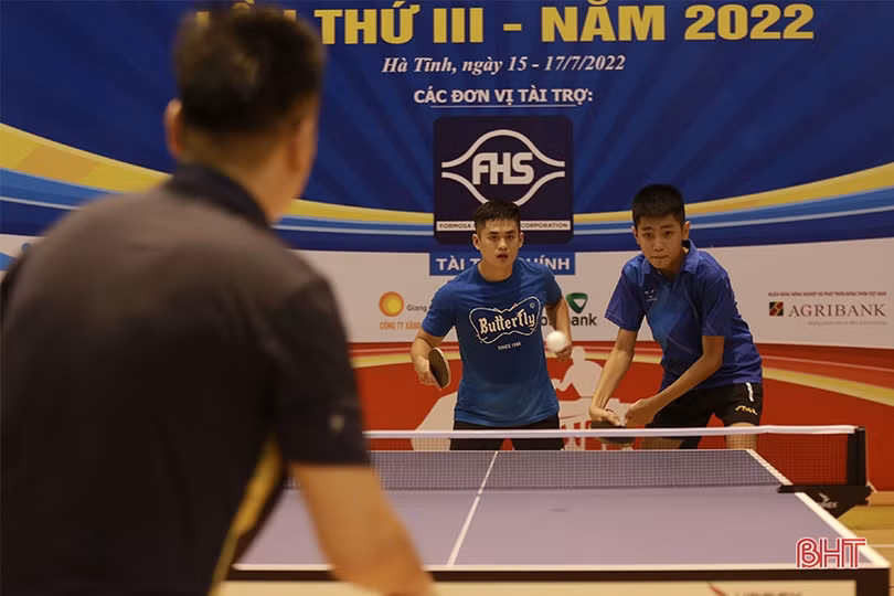 Những trận chung kết kịch tính trong ngày thứ 2 Giải Bóng bàn Báo Hà Tĩnh