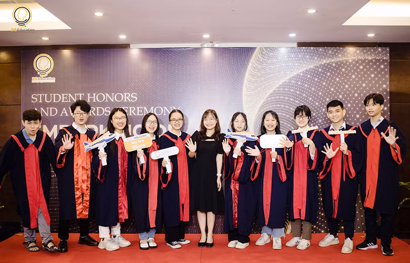 Khen thưởng hơn 100 học viên 2G Education Hà Tĩnh và Nghệ An đạt IELTS 7.0-8.5 trong năm 2021