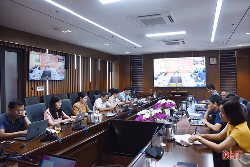 Lãnh đạo, phóng viên các cơ quan báo chí ở Hà Tĩnh được bồi dưỡng kiến thức về xây dựng Đảng