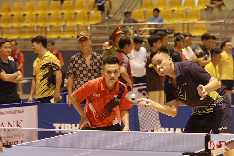 Những trận chung kết kịch tính trong ngày thứ 2 Giải Bóng bàn Báo Hà Tĩnh