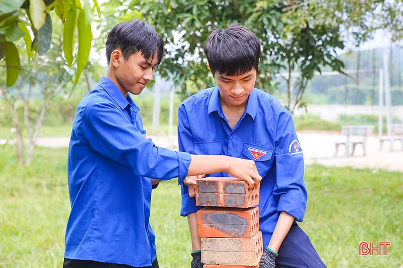 Theo chân đội tình nguyện trong chiến dịch “Mùa hè xanh”